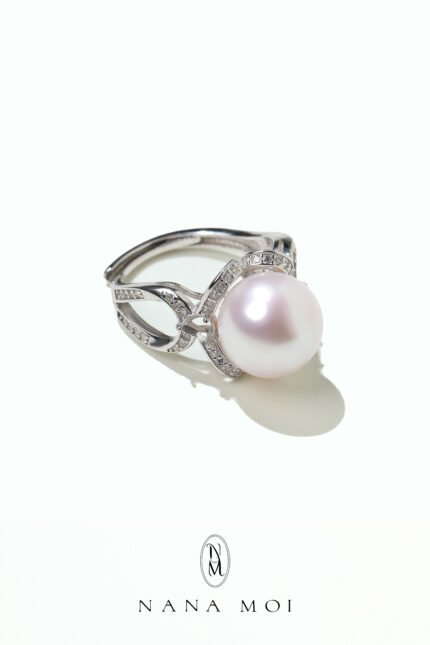 Silver Cold Light Pearl Ring